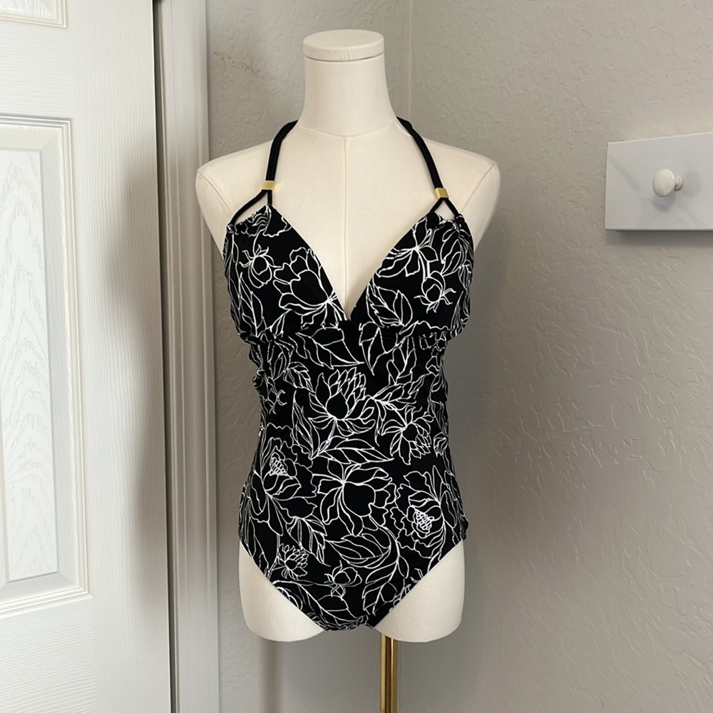 Bathing suit